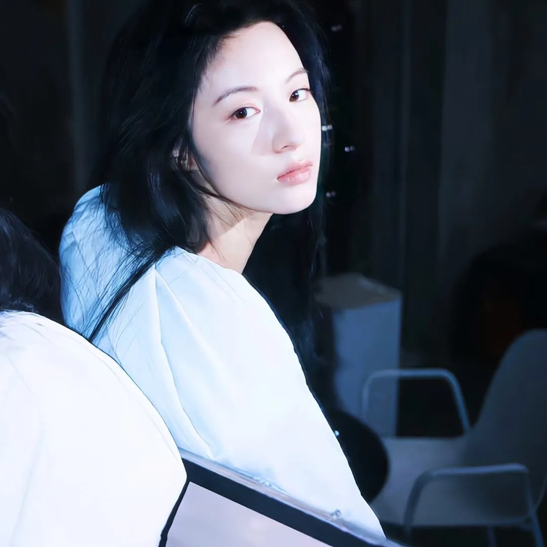 绿茵春色